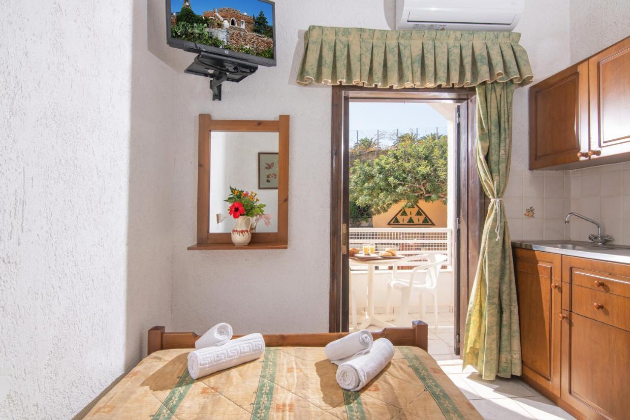 Iliostasi Beach Apartments Hersonissos  Bagian luar foto