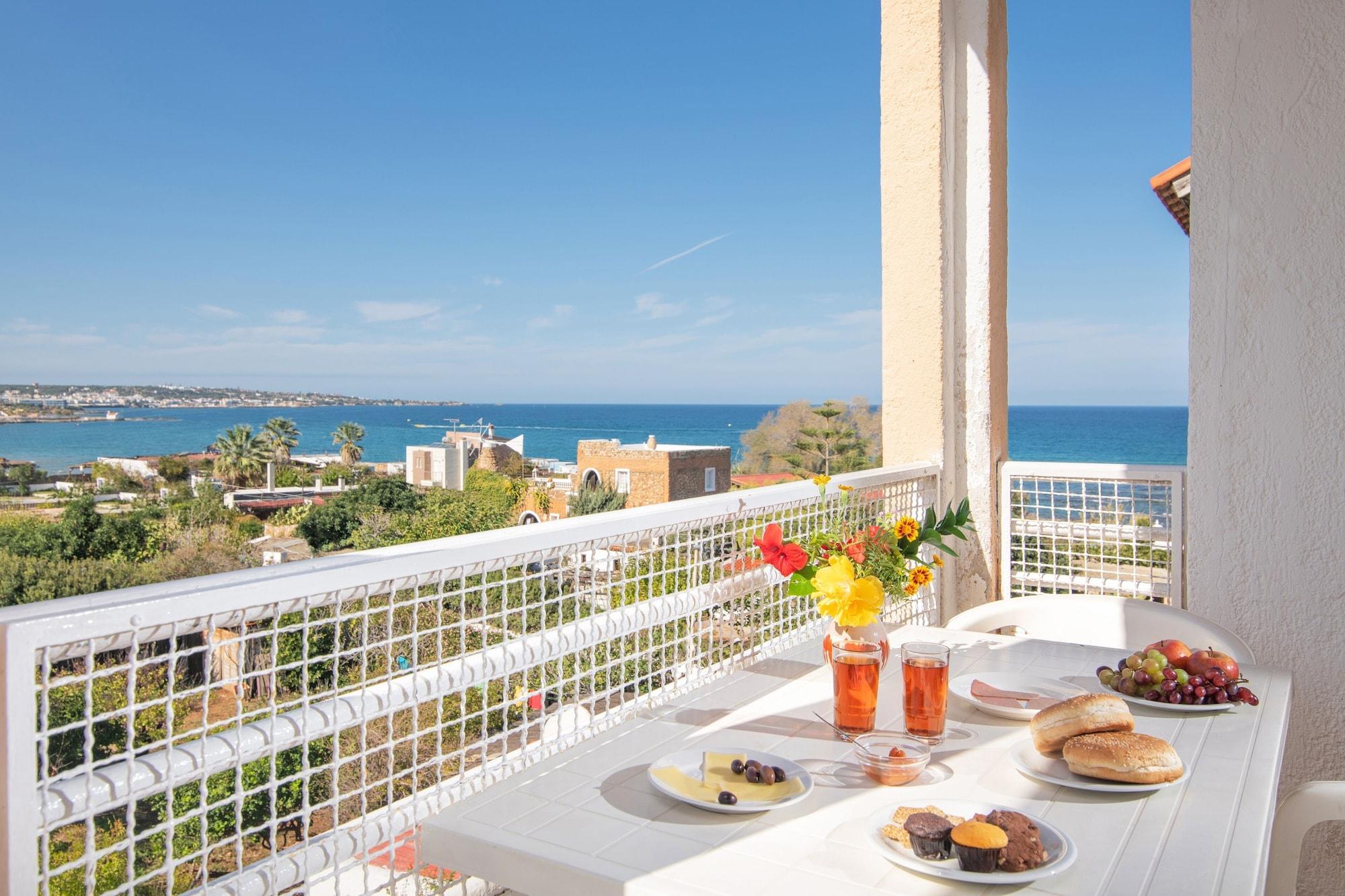 Iliostasi Beach Apartments Hersonissos  Bagian luar foto